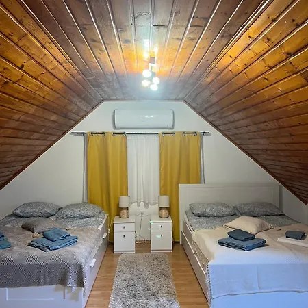 Jobb, Mint Otthon Vendeghaz