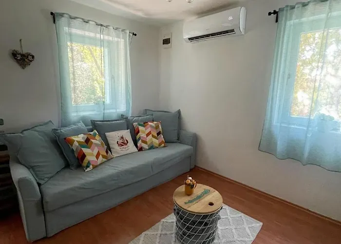 Holiday home Jobb, Mint Otthon Vendeghaz Koroshegy