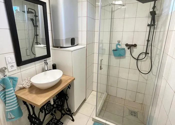 Jobb, Mint Otthon Vendeghaz Kőröshegy